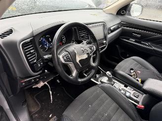 Mitsubishi Outlander 2.4 PHEV 99KW Autom. Clima Navi Led Schuifdak Intense+ NAP picture 9
