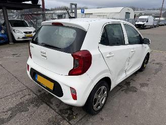 Schadeauto Kia Picanto 1.0 DPI 49KW Airco 5-Drs Comfortline NAP 2022/12