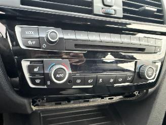 BMW 3-serie 320i 135KW Autom. Clima Navi Led Xenon Luxury Edition NAP picture 15