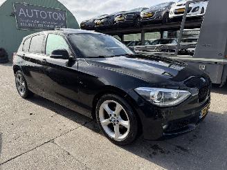 uszkodzony samochody osobowe BMW 1-serie 118i 125KW Clima Navi Schuifdak Led Xenon Business 5-Drs 2012/1