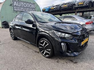 skadebil auto Peugeot e-208 51KW 115KW GT Avantage Clima Navi 360Camera Led Xenon 2025/10