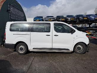 Coche accidentado Citroën Jumpy E 75 kWh Automaat 9-Persoons Pano XL 2023/11