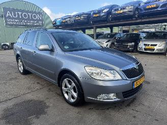 Unfallwagen Skoda Octavia 1.6 TDI 77KW Clima Navi Artic Greentech  NAP 2013/2
