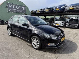 skadebil auto Volkswagen Polo 1.2 TSI 90PK Navi Airco 5-Drs Comfortline Connected Series NAP 2016/11