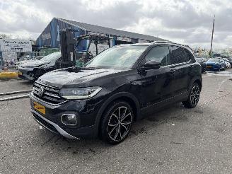 damaged passenger cars Volkswagen T-Cross 1.0 TSI 85KW Clima Navi Led Xenon 2020/1
