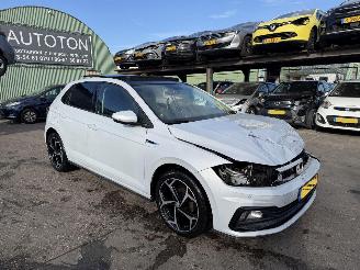 damaged passenger cars Volkswagen Polo 1.0 TSI 70KW DSG Pano Clima Navi Led Beats 2019/1