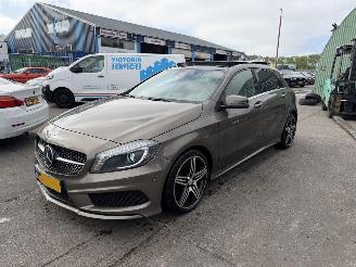Schadeauto Mercedes A-klasse 200 Prestige 115KW Pano Clima Navi Led Xenon AMG-Pakket 2013/4