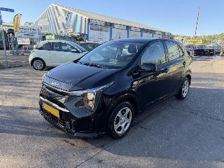 Schadeauto Kia Picanto 1.0 DPI 46KW DynamicLine Airco Navi Camera Led 5-Drs NAP 2025/10