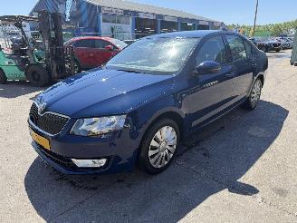 Vaurioauto  passenger cars Skoda Octavia 1.4 TSI 103KW Airco Sedan Greentech Ambition NAP 2014/3
