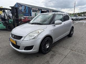 Voiture accidenté Suzuki Swift 1.2 69KW Airco Comfort 5-Drs 2011/11