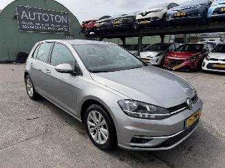 damaged passenger cars Volkswagen Golf 1.6 TDI 85KW Clima Navi Led Comfortline 5-Drs 2018/5