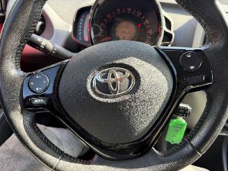 Toyota Aygo 1.0 VVT-I X-Play Airco Navi Led Camera 5-Drs picture 14