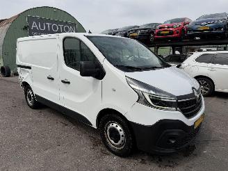 krockskadad bil bedrijf Renault Trafic 2.0 DCI 107KW T29 L1H1 Comfort Clima Navi Camera Led NAP 2021/10