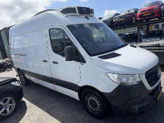 damaged commercial vehicles Mercedes Sprinter 314 CDI Autom. Koelwagen Carrier L2H2 Clima 105KW 2020/7