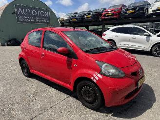 Unfallwagen Toyota Aygo 1.0-12V 50KW 5-Deurs NAP 2008/5