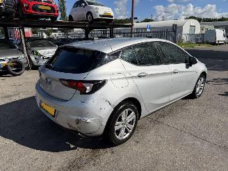 Vaurioauto  passenger cars Opel Astra 1.2 81KW Clima Navi 5-Drs Edition NAP 2021/5