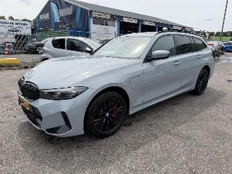 Schadeauto BMW 3-serie 330e 135KW Pano Clima Navi M-Pakket NAP 2025/12