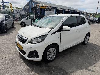 Peugeot 108 1.0 e-VTI 53KW Led Airco 5-Drs Active NAP picture 4