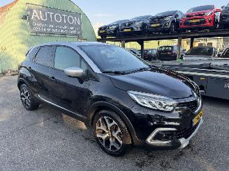 krockskadad bil auto Renault Captur 0.9 TCE 66KW  Bose Clima Navi Led Camera 2019/4