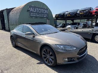 Schadeauto Tesla Model S 90D 310KW Base Pano Clima Navi NAP 2016/1