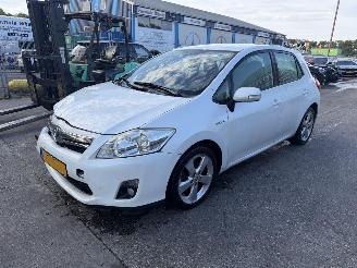 Damaged car Toyota Auris 1.8 Full Hybrid 73KW Autom. Clima Navi Camera Executive NAP 2011/1