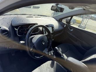 Renault Clio 0.9 TCE 66KW Clima Navi Led 5-Drs Night & Day picture 6