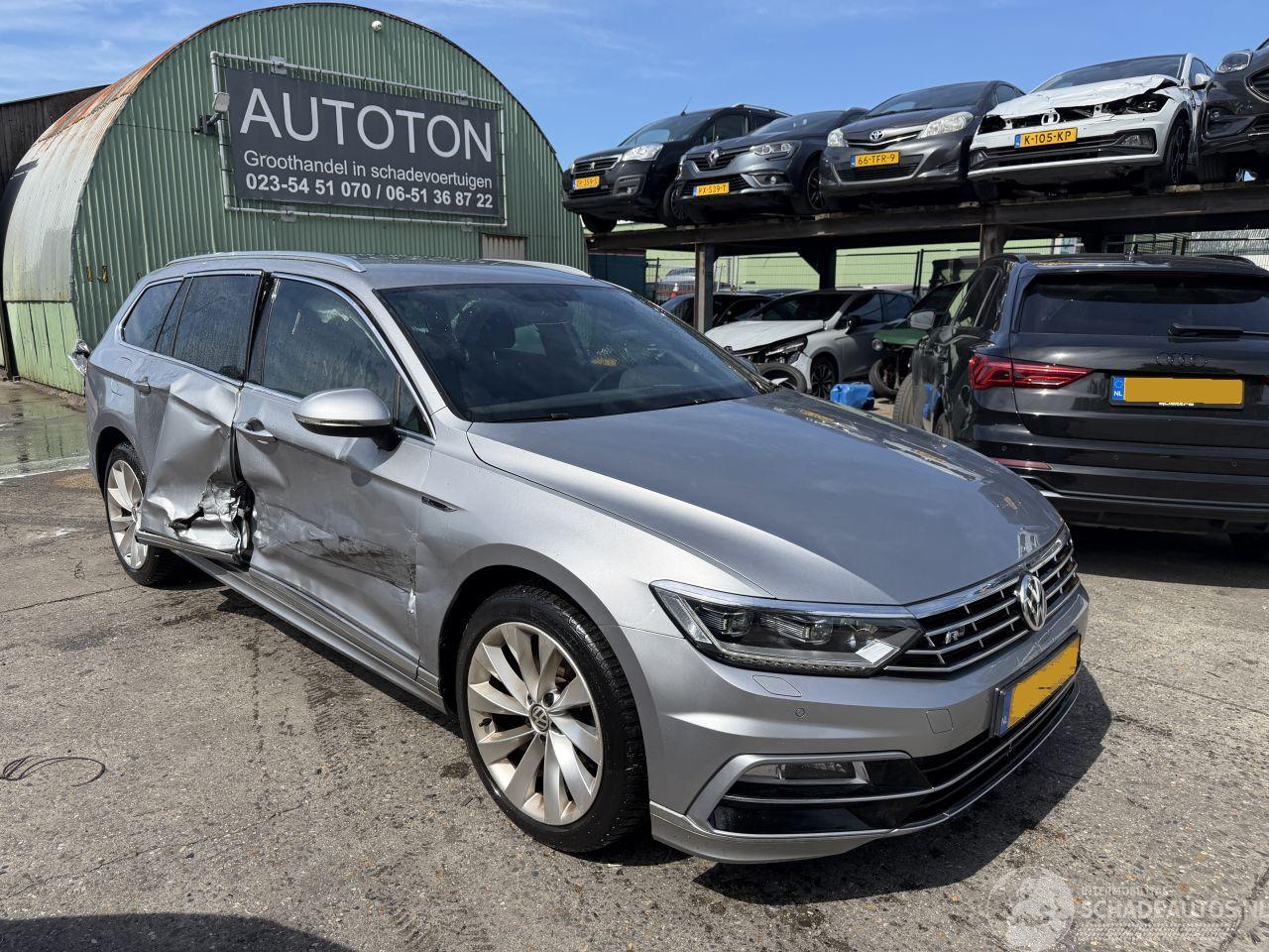 Volkswagen Passat 1.6 TDI 88KW DSG Clima Navi R-Line Led Xenon NAP