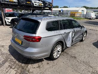 Volkswagen Passat 1.6 TDI 88KW DSG Clima Navi R-Line Led Xenon NAP picture 4