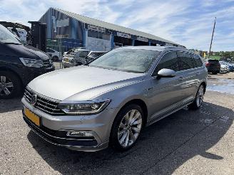 damaged passenger cars Volkswagen Passat 1.6 TDI 88KW DSG Clima Navi R-Line Led Xenon NAP 2017/10