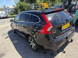 Volvo V-60 2.4 D6 AWD PHEV 158KW Clima Navi Schuifdak Camera Led Xenon picture 4