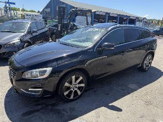 Volvo V-60 2.4 D6 AWD PHEV 158KW Clima Navi Schuifdak Camera Led Xenon picture 2