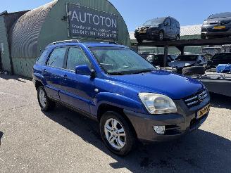Damaged car Kia Sportage 2.0 CVVT 104KW Clima Executive 2005/2