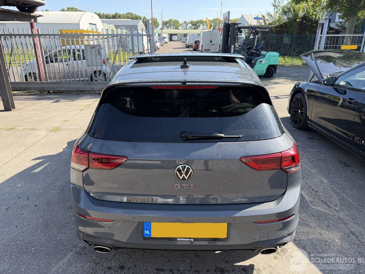 Volkswagen Golf 2.0 GTI 300PK Autom. Pano Clima Navi 5-Drs