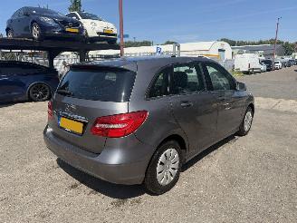 Mercedes B-klasse 180 90KW Clima Navi Led Ambition NAP picture 2
