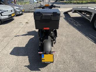 BMW OVERIG CE 04 31KW Automaat picture 4