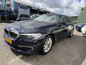 uszkodzony samochody osobowe BMW 5-serie 520D 140KW Autom. High Executive Clima Navi Xenon Camera 2019/1