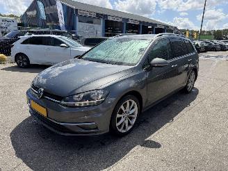 krockskadad bil auto Volkswagen Golf 1.6 TDI 85KW Autom. Navi Clima Led Comfortline NAP 2017/10