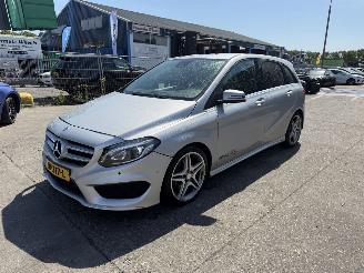 Schadeauto Mercedes B-klasse 250 Autom. 155KW Prestige Clima Navi Led Camera 2015/5