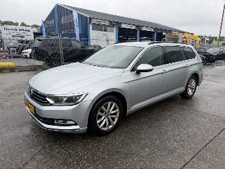 Coche accidentado Volkswagen Passat 1.6 TDI 88KW Navi Clima Led Comfortline NAP 2017/1