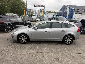 Volvo V-60 2.4 D6 AWD 158KW PHEV Autom. Schuifdak Clima Navi picture 2