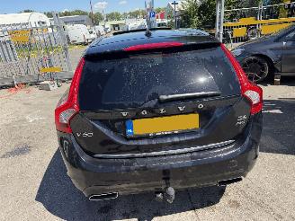 Volvo V-60 2.4 D6 PHEV 158KW AWD R-Design Clima Navi Schuifdak picture 5