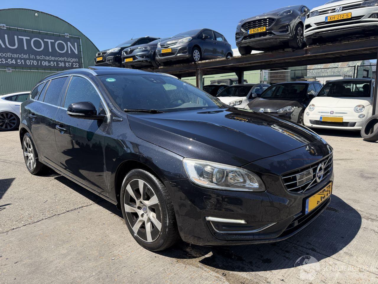 Volvo V-60 2.4 D6 PHEV 158KW AWD R-Design Clima Navi Schuifdak