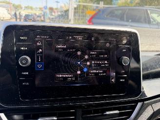 Volkswagen T-Roc 1.0 TSI 81KW R-Line Clima Navi Led Camera Facelift NAP picture 11