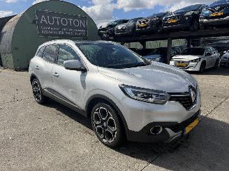 damaged passenger cars Renault Kadjar 1.2 TCE Autom. 96KW Pano Clima Navi Camera Led Bose 2018/4