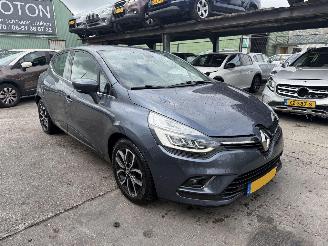 Auto incidentate Renault Clio 0.9 TCE 66KW Intens Clima Navi Led 5-Drs NAP 2016/12
