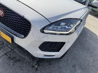 Jaguar E-Pace 2.0 P250 AWD 183KW Autom. HSE Pano HUD Clima Navi NAP picture 17
