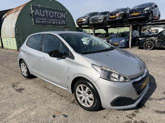 škoda osobní automobily Peugeot 208 1.2 60KW Active Navi Airco 5-Drs 2016/5