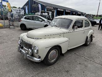 krockskadad bil auto Volvo PV-544 C kattenrug 1964/2