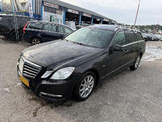 uszkodzony samochody osobowe Mercedes E-klasse 200 CDI 100KW Schuifdak Clima Navi Xenon 2011/10