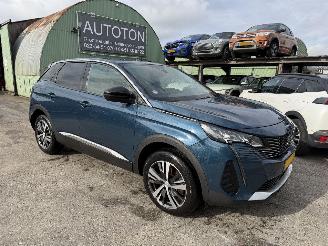 Vaurioauto  passenger cars Peugeot 3008 1.6 Hybrid Autom.165KW Allure Pack Business Clima Navi Camera Led NAP 2022/7